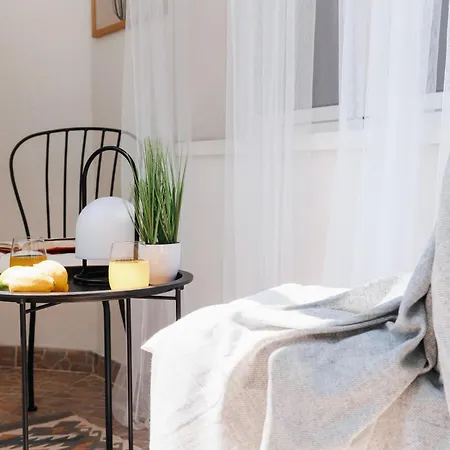 Soul House With Balcony Old Town Renovated Daire *