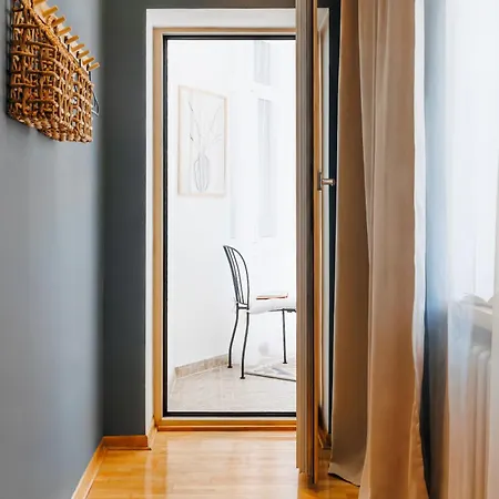 Soul House 110m2 With Balcony & Foosball Old Town Belgrad